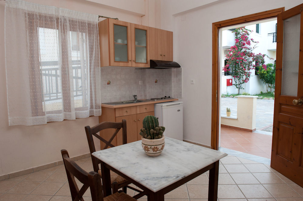 So Nice Hotel Μαραθόκαμπος Εξωτερικό φωτογραφία
