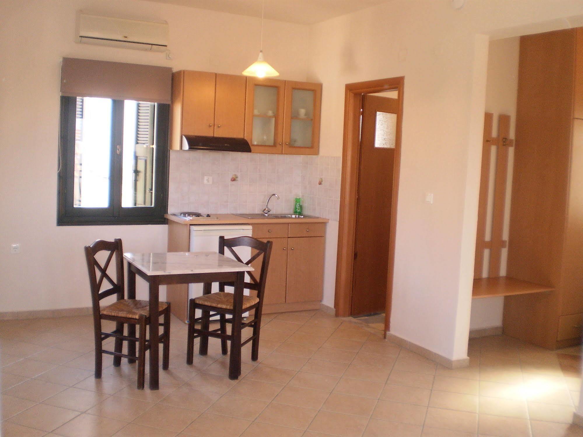 So Nice Hotel Μαραθόκαμπος Εξωτερικό φωτογραφία